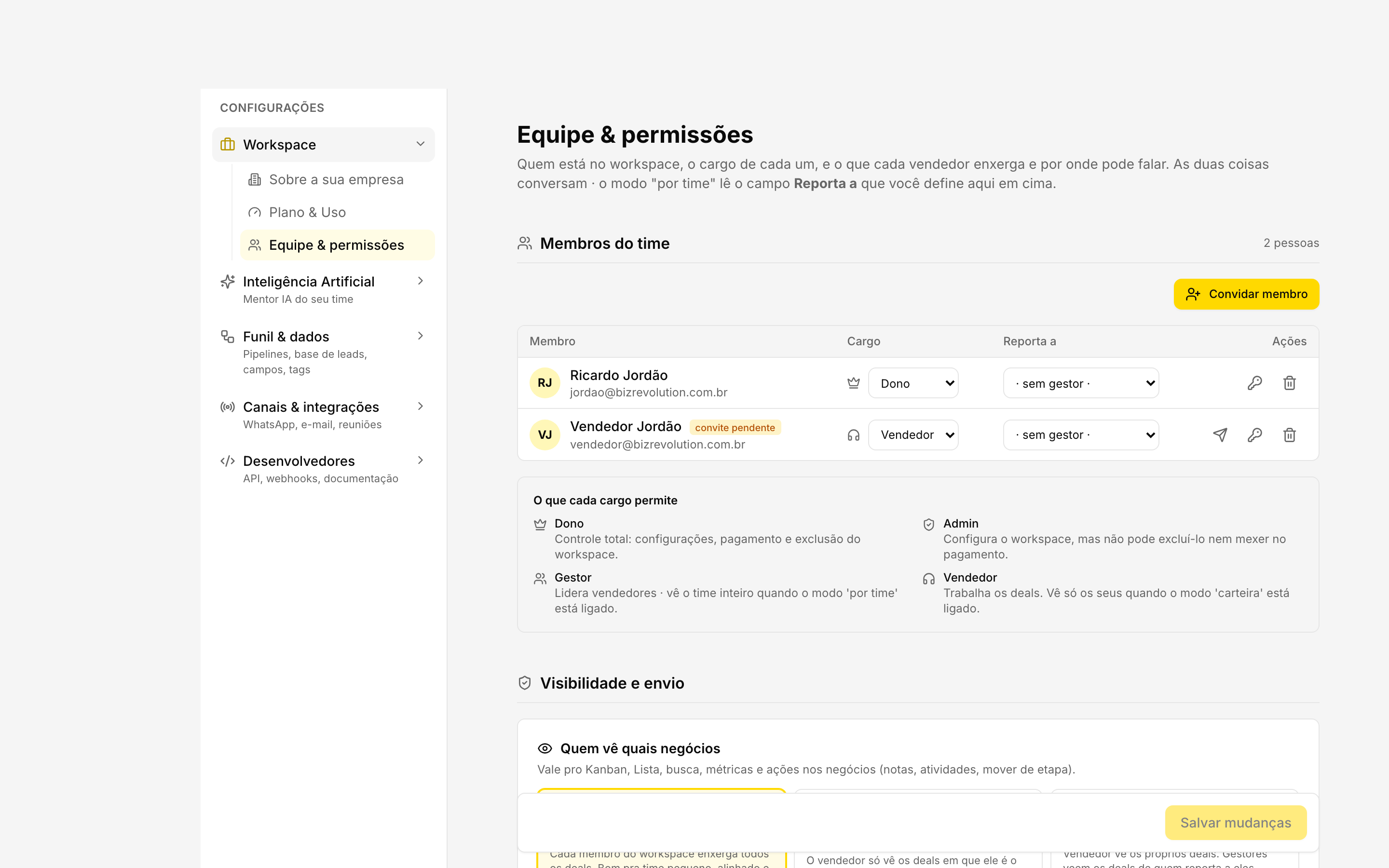 Tela Configurações → Equipe com a lista de membros e a opção de reenviar convite
